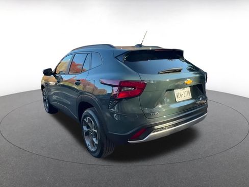 Used 2025 Chevrolet Trax LT image 11