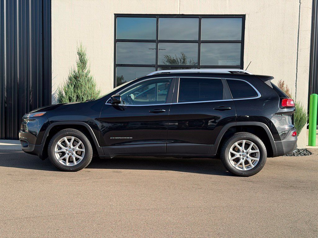 Used 2014 Jeep Cherokee Latitude w/ Comfort/Convenience Group FWD image 2