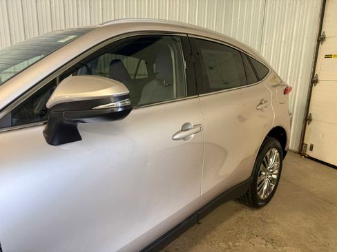 Certified 2023 Toyota Venza XLE AWD/4WD image 7