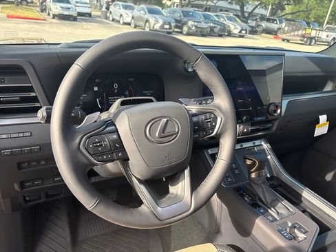Certified 2026 Lexus GX 550 AWD/4WD image 13