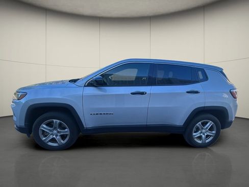 Used 2024 Jeep Compass Sport image 4
