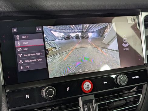 New 2026 Porsche Macan image 32