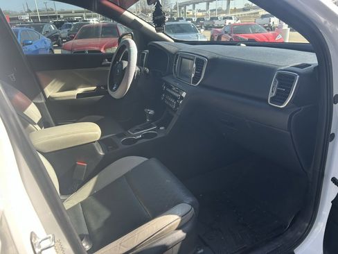 Used 2018 Kia Sportage EX w/ EX Sport Appearance Package image 3