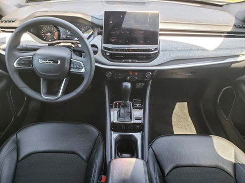 Certified 2024 Jeep Compass Latitude AWD/4WD image 15