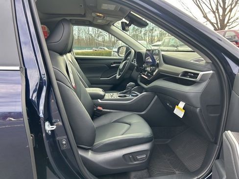 New 2026 Toyota Highlander XLE image 18