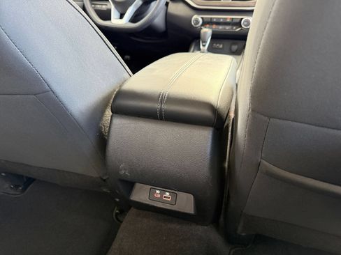 Used 2025 Nissan Altima 2.5 SV FWD image 23