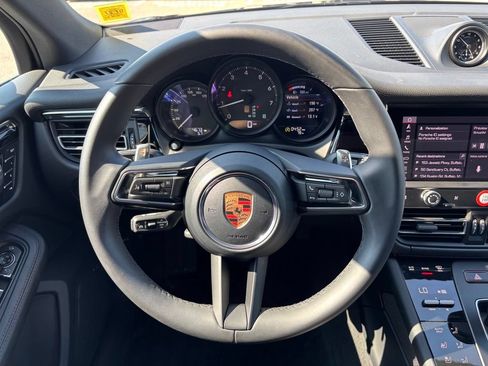 Certified 2026 Porsche Macan AWD/4WD image 25