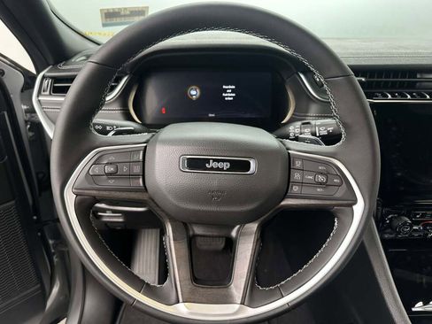 New 2025 Jeep Grand Cherokee Limited image 24