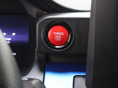 Used 2025 Toyota Tacoma TRD Off-Road AWD/4WD image 16