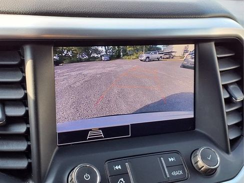 Certified 2021 GMC Acadia SLE w/ Driver Convenience Package AWD/4WD image 7