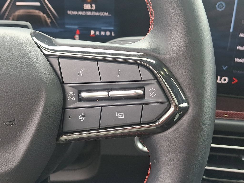 Used 2024 Chevrolet Traverse RS AWD/4WD image 24