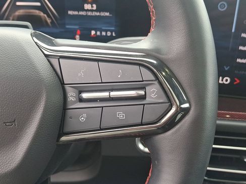 Used 2024 Chevrolet Traverse RS AWD/4WD image 24