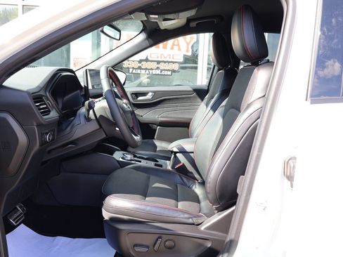Used 2023 Ford Escape ST-Line Elite AWD/4WD image 11