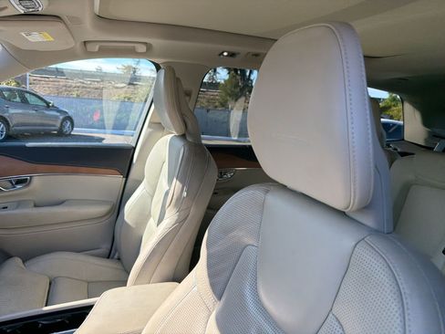 Used 2017 Volvo XC90 T8 Inscription w/ Vision Package image 8
