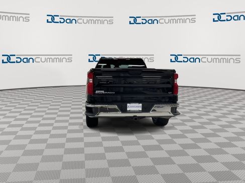 Used 2025 Chevrolet Silverado 1500 LT AWD/4WD image 7