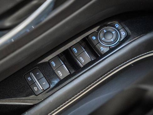 Used 2022 Cadillac Escalade ESV Sport Platinum w/ LPO, ONYX Package image 48