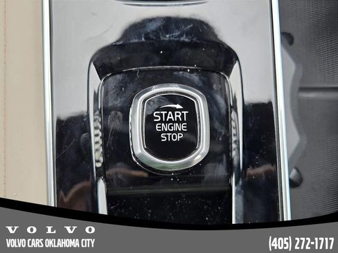 Certified 2025 Volvo XC90 T8 Plus w/ Protection Package Premier image 14