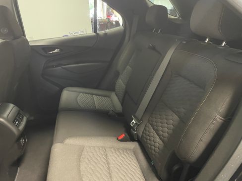 Used 2021 Chevrolet Equinox LT image 23