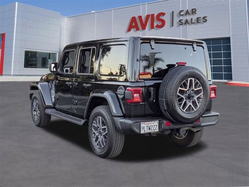 Used 2024 Jeep Wrangler Sahara image 9