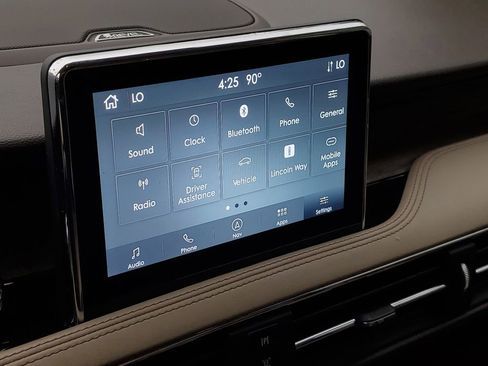 Used 2021 Lincoln Corsair Reserve image 23