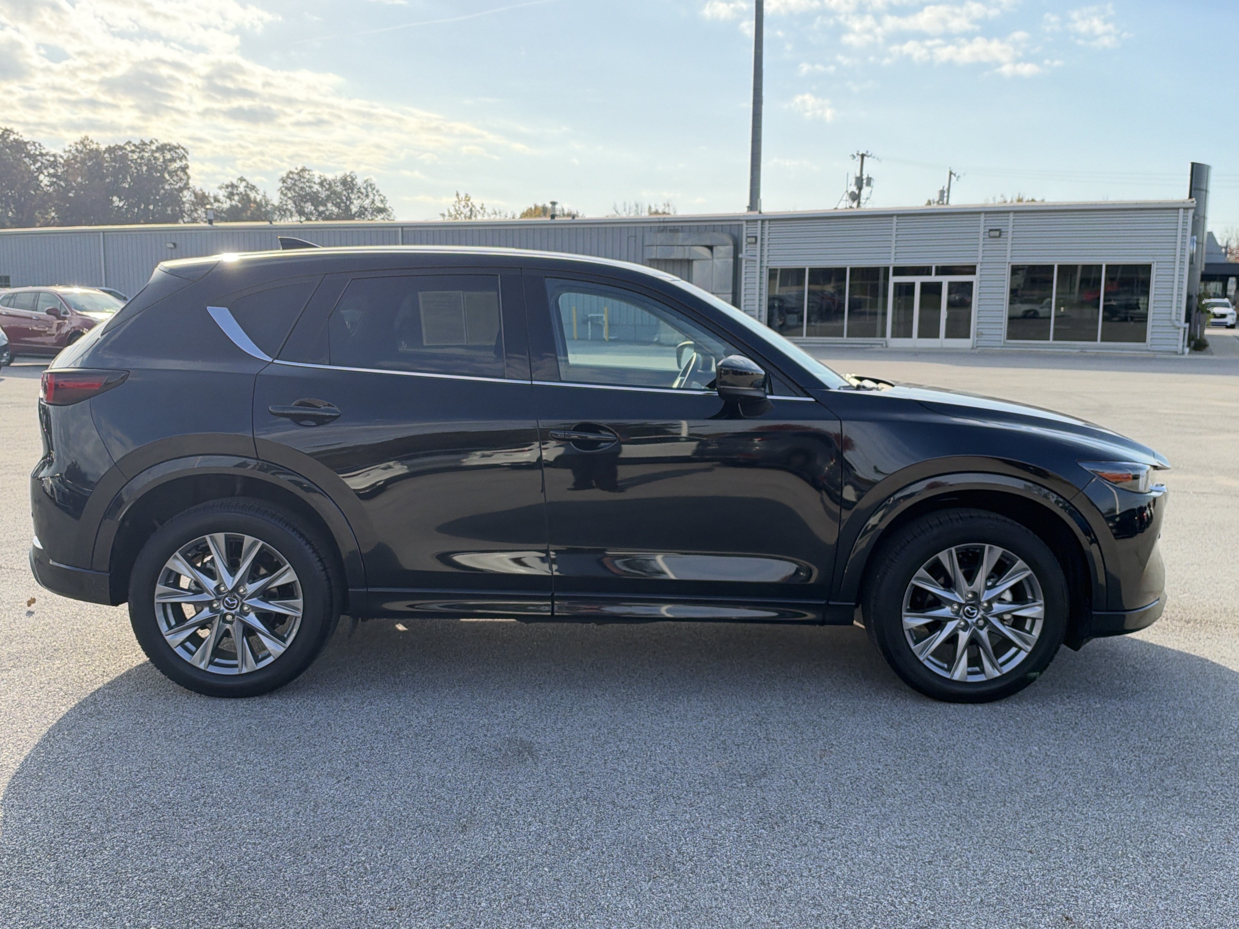 Used 2025 MAZDA CX-5 AWD 2.5 S w/ Premium Plus Pkg image 2