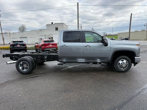 Used 2026 Chevrolet Silverado 3500 LT w/ Convenience Package AWD/4WD image 6