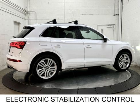 Used 2019 Audi Q5 2.0T Premium Plus w/ Premium Plus Package AWD/4WD image 9
