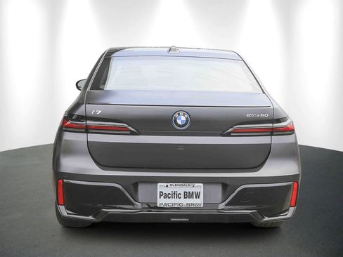 Used 2025 BMW i7 eDrive50 w/ M Sport Package image 5