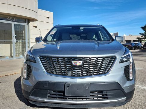 Used 2023 Cadillac XT4 Premium Luxury image 2