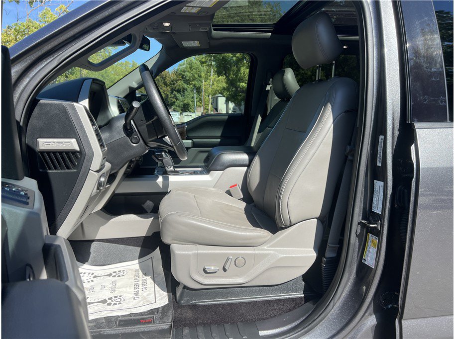 Used 2017 Ford F150 Lariat w/ Equipment Group 502A Luxury AWD/4WD image 24