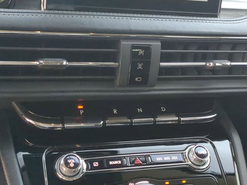 Used 2021 Lincoln Corsair Standard image 18