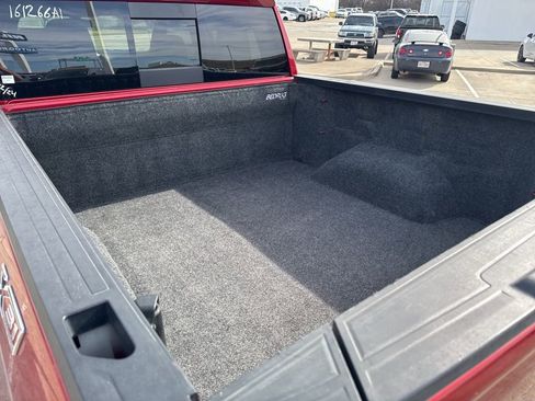 Used 2021 GMC Sierra 1500 SLT image 13