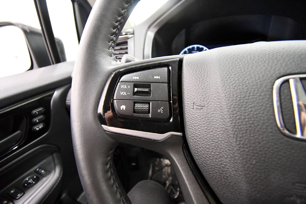 Certified 2026 Honda Odyssey Touring image 21