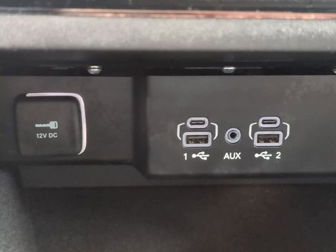 Used 2023 Jeep Wagoneer 2WD image 31