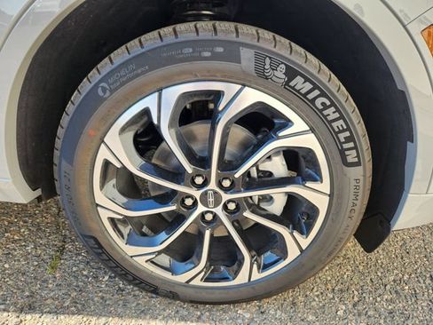 New 2026 Lincoln Nautilus Reserve AWD/4WD image 18