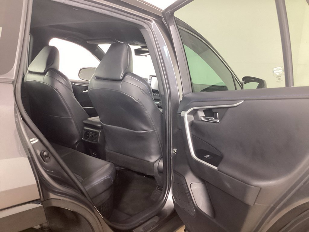 Used 2022 Toyota RAV4 XSE AWD/4WD image 25