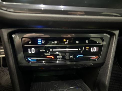 Used 2022 Volkswagen Tiguan SEL R-Line AWD/4WD image 17