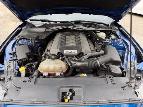 Used 2017 Ford Mustang GT Premium RWD image 9