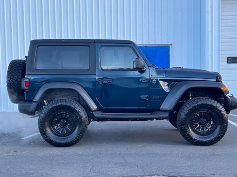 Used 2025 Jeep Wrangler Sport image 3