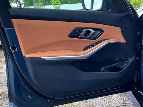 Certified 2025 BMW 330i Sedan RWD image 21