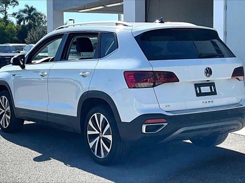 Certified 2023 Volkswagen Taos SE image 7