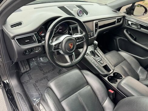 Used 2018 Porsche Macan image 21