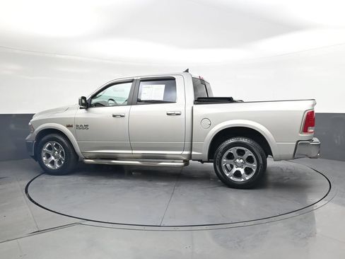 Used 2017 RAM 1500 Laramie AWD/4WD image 4
