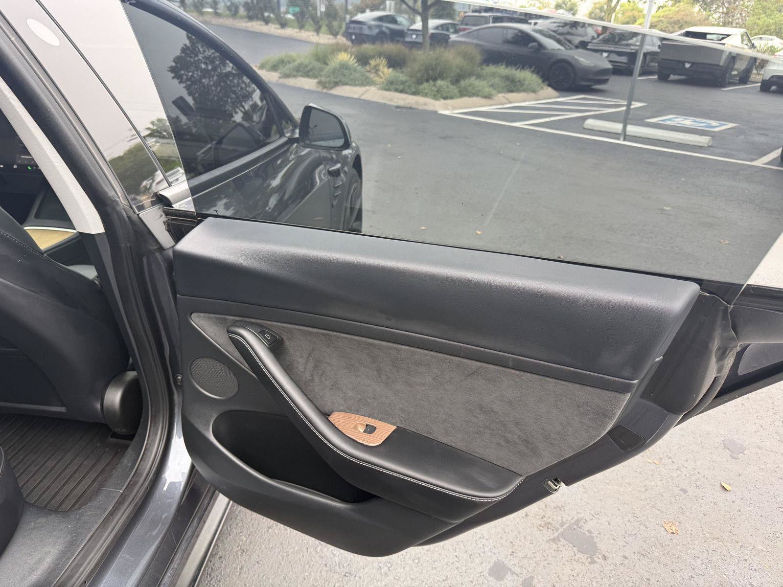 Used 2023 Tesla Model 3 Standard Range RWD image 7