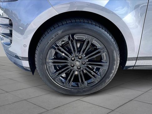 Used 2024 Land Rover Range Rover Evoque Dynamic SE image 10