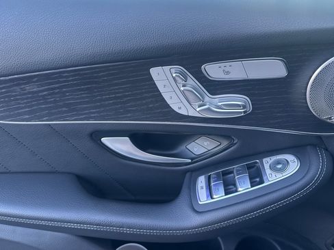 Used 2022 Mercedes-Benz GLC 300 4MATIC image 11