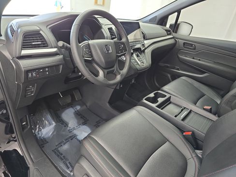 Certified 2024 Honda Odyssey Sport image 17