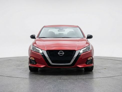 Used 2025 Nissan Altima 2.5 SV image 2