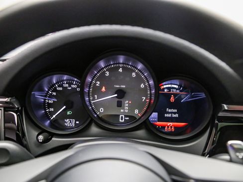 Certified 2026 Porsche Macan S AWD/4WD image 28