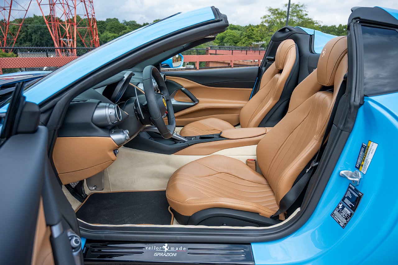 Used 2022 Ferrari 812 GTS RWD image 26